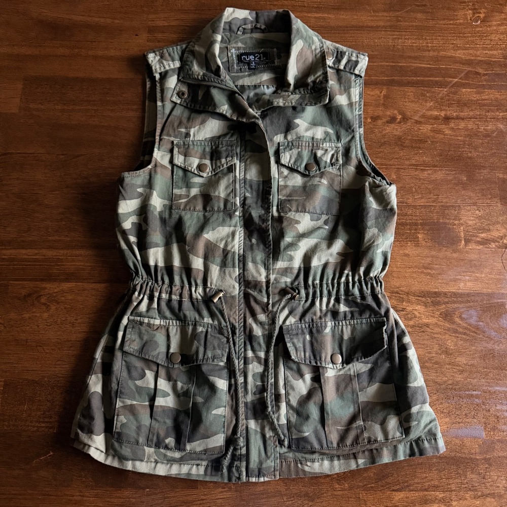 Rue21 Womens Camouflage Utility Vest Green Brown Cargo Pockets Small